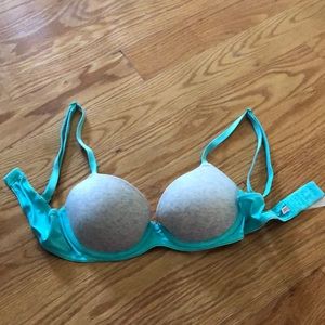 PINK bra that was only worn once.